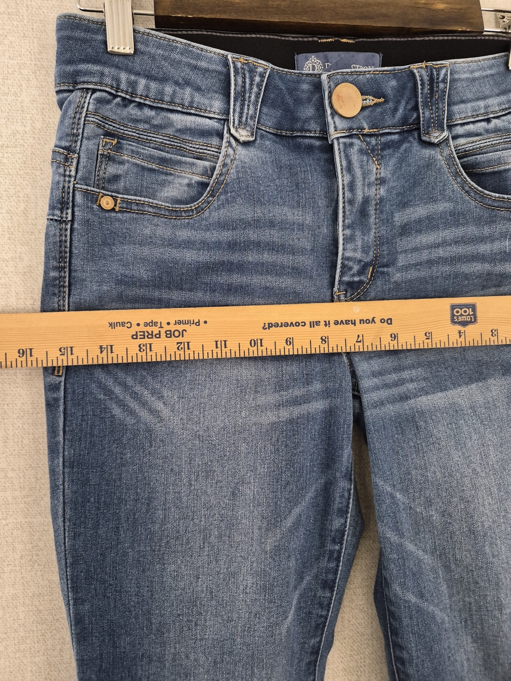 Democracy “Ab”solution jeans in a classic medium/light blue wash. SKU0267 - Picture 6 of 16